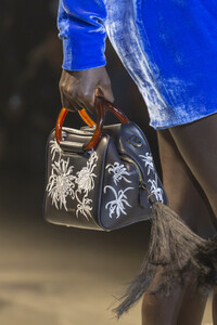 cushnie-clp-rf19-0841.thumb.jpg.9977075e8e505d128c2f00198c29c05a.jpg