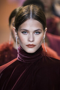 cushnie-clpi-rf19-0466.thumb.jpg.698537f6a5d56e0a10ae39b9a5ca4897.jpg