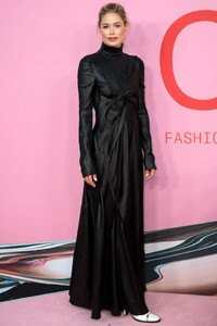 doutzen-kroes-attends-the-2019-cfda-fashion-awards-at-the-news-photo-1153568173-1559631596.jpg