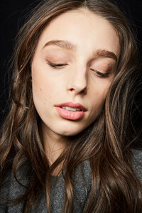 elie-tahari-bks-m-rf19-7269.thumb.jpg.604b120be1fa6241405a0f6e9b670949.jpg