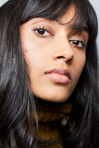 elie-tahari-bks-m-rf19-7287.thumb.jpg.cf817dd2ca743f72bb73840e836d1e19.jpg