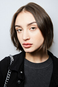 elie-tahari-bks-m-rf19-7315.thumb.jpg.251e32b117bd270ecc6695bcabb276c2.jpg
