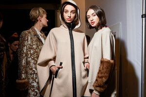 elie-tahari-bks-m-rf19-7480.thumb.jpg.3553a8348c1b441288878a73ec8dbe1d.jpg