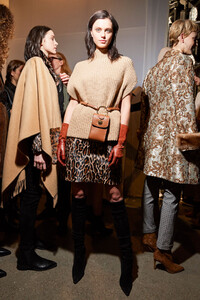 elie-tahari-bks-m-rf19-7526.thumb.jpg.c03c2df234f8ab326ddbdaf4514274cb.jpg