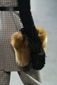 elie-tahari-clp-rf19-0051.thumb.jpg.ac8a7a7c321d85980090803ed47c1256.jpg