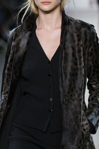 elie-tahari-clp-rf19-0198.thumb.jpg.9dac6daa795dcf15a8f074a9b433322a.jpg