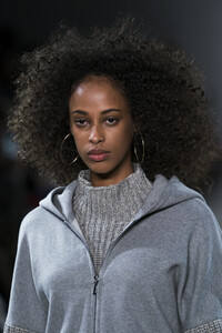 elie-tahari-clp-rf19-0216.thumb.jpg.ebeac91215dddd0cb3d487466c0460e3.jpg