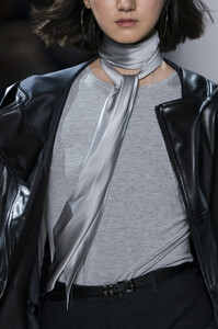 elie-tahari-clp-rf19-0229.thumb.jpg.4d3cae43d84d6aa466778cf701fdb432.jpg
