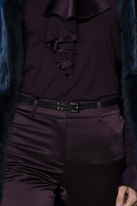 elie-tahari-clp-rf19-0314.thumb.jpg.dc6908348b8a9e67788e94780b787ea6.jpg