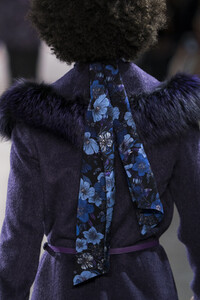 elie-tahari-clp-rf19-0399.thumb.jpg.b3b07d1ee6d63e88ddc11d90a5c6f68d.jpg