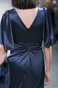 elie-tahari-clp-rf19-0485.thumb.jpg.08767182206818e307560b9ca3744aa5.jpg