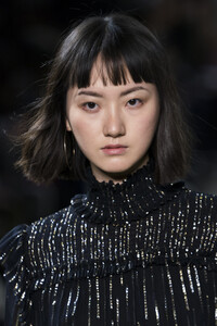 elie-tahari-clp-rf19-0583.thumb.jpg.b5a4ee358f60be8f215d8b428362e80f.jpg