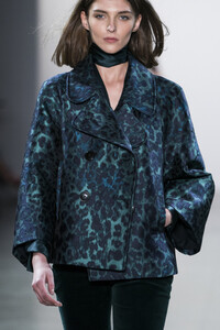 elie-tahari-clp-rf19-0693.thumb.jpg.04df219a6444bc41a2d2b051736194de.jpg