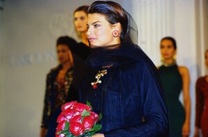 fashion-photography-archive-image-work-image----batch7----fullSize----103917_103917-16_0018_fs.jpg.thumb.jpg.a8165debe36a8c0750da4e5e8ccb184a.jpg