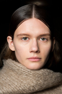 gabriela-hearst-bks-g-rf19-8599.thumb.jpg.d83f8efb3e9b84ff62e0066ff1470287.jpg