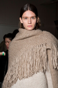 gabriela-hearst-bks-g-rf19-8610.thumb.jpg.60b7ba94d63ff6d1b48015fb7f5b5c50.jpg