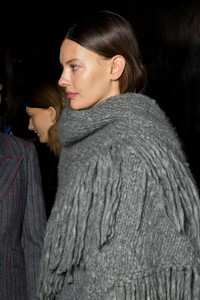 gabriela-hearst-bks-g-rf19-8663.thumb.jpg.1fb4728695fca27f4fb0c3f125f16213.jpg