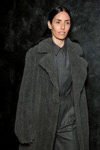 gabriela-hearst-bks-g-rf19-8717.thumb.jpg.43a14f4ac2b7a70a7157a1c00a96e0b5.jpg