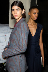 gabriela-hearst-bks-g-rf19-8746.thumb.jpg.0bab4a31e917ac7879d846a5eaf8b223.jpg
