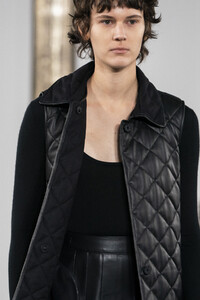 gabriela-hearst-clp-rf19-0042.thumb.jpg.26a5605b632c165df97491a3fd633fb0.jpg