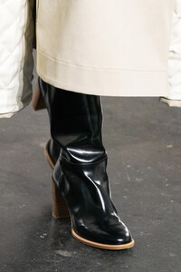 gabriela-hearst-clp-rf19-0109.thumb.jpg.ce28852dc0440344dbcaa8adf7673d95.jpg