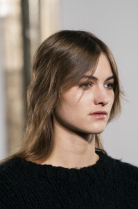 gabriela-hearst-clp-rf19-0582.thumb.jpg.2c504f4ae6db93bb6f61ace059e7fcff.jpg
