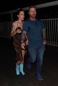 halsey-at-yungblud-s-show-in-west-hollywood-06-20-2019-2.thumb.jpg.8f452b7f8fdfdc2af88f21d4a8746a84.jpg