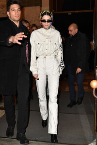 hbz-kendall-jenner-style-2019-02-gettyimages-1131470825.jpg