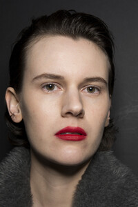 helmut-lang-bks-v-rf19-4327.thumb.jpg.f944218c9e02dc1cb45adbdfbbbb4085.jpg