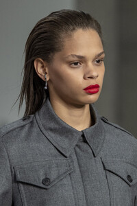 helmut-lang-clp-rf19-1019.thumb.jpg.1f2fb3d5b88bd3abdecbb859dfa66230.jpg
