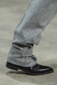 helmut-lang-clp-rf19-1060.thumb.jpg.a34307754ce010a1ca9c7653eb016d04.jpg