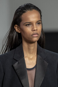 helmut-lang-clp-rf19-1125.thumb.jpg.a4378208b91bc052bfa709f7795f6acd.jpg
