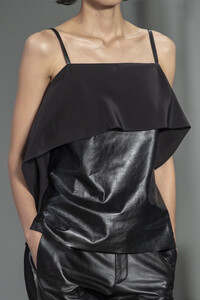 helmut-lang-clp-rf19-1280.thumb.jpg.635aae2b9a1561bcba94b17b705a5b94.jpg