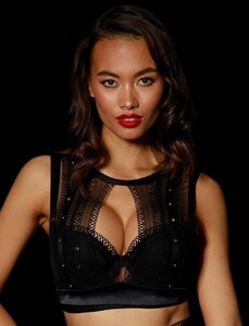 janet_bra_3_1400x.progressive.jpg