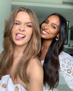 josephineskriver_64385529_452924105254674_891470784515694943_n.jpg