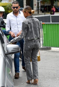 karrueche-tran-l-avenue-restaurant-in-paris-06-19-2019-8.jpg