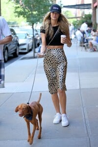 kate-bock-street-style-out-with-her-dog-in-nyc-06-23-2019-3.jpg
