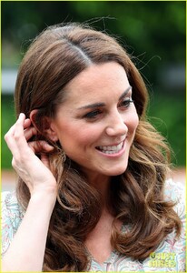 kate-middleton-royal-photographic-society-02.jpg