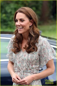 kate-middleton-royal-photographic-society-03.jpg