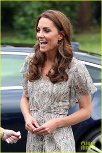 kate-middleton-royal-photographic-society-05.jpg