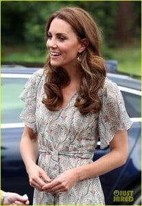 kate-middleton-royal-photographic-society-07.jpg