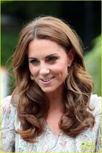 kate-middleton-royal-photographic-society-08.jpg