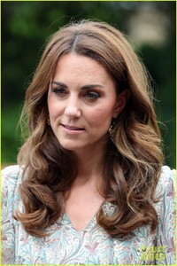 kate-middleton-royal-photographic-society-10.jpg