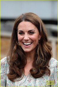 kate-middleton-royal-photographic-society-22.jpg