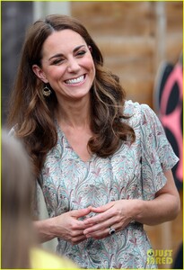 kate-middleton-royal-photographic-society-23.jpg