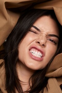 kendall-jenner-l-officiel-magazine-summer-2019-7.jpg