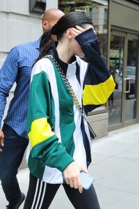 kendall-jenner-out-in-nyc-06-19-2019-3.jpg