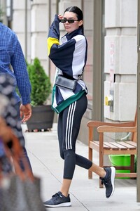 kendall-jenner-out-in-nyc-06-19-2019-9.jpg