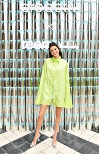 kendall-jenner-stops-by-the-paintpositivity-becausewordsmatter-mural-in-ny-06-20-2019-1.jpg