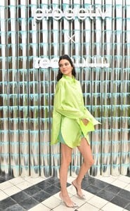 kendall-jenner-stops-by-the-paintpositivity-becausewordsmatter-mural-in-ny-06-20-2019-10.jpg
